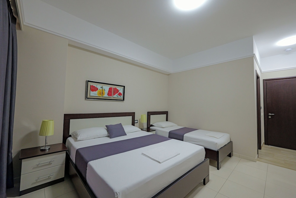 

Bari - Ksamil - Hotel Heksamil