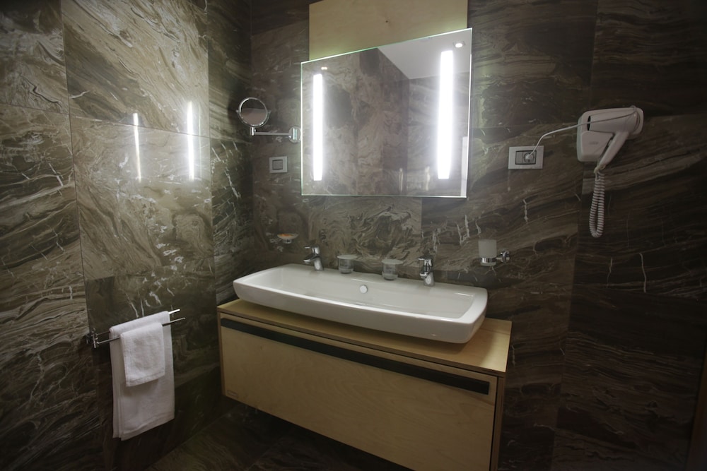 

Roma - Rinas - Best Western Premier Ark Hotel