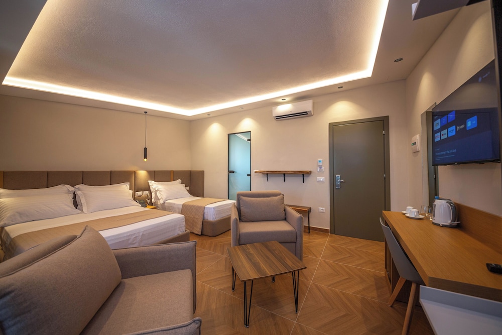 

Bologna - Durrës - Emara Boutique Hotel