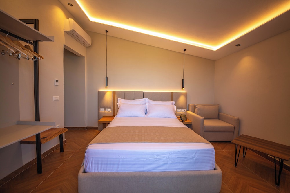 

Catania - Durrës - Emara Boutique Hotel