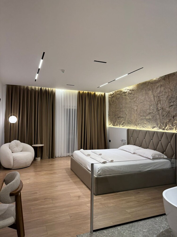 

Catania - Lezhë - Hotel Jurgen