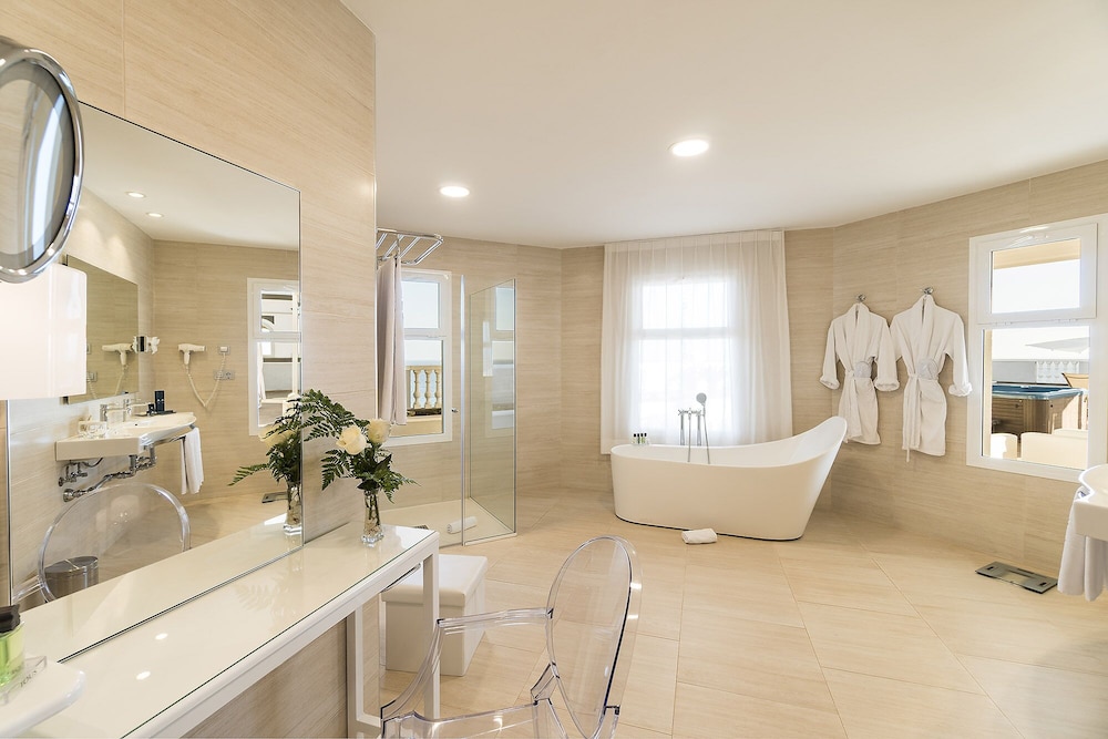 

Bari - Esquinzo - Royal Palm Resort & Spa - Adults Only