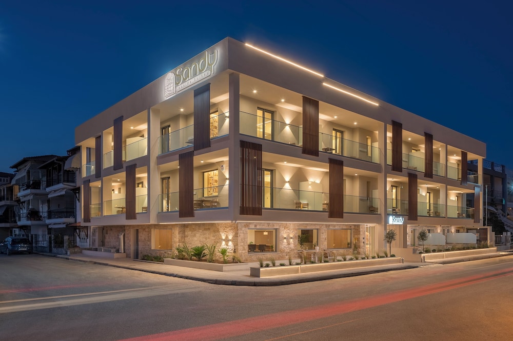 

Milano - Néa Moudhaniá - Sandy Seaside Suites
