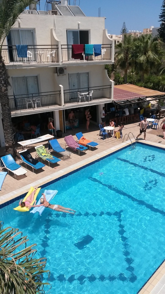 

Bari - Ayia Napa - Pavlinia Hotel & Apartments