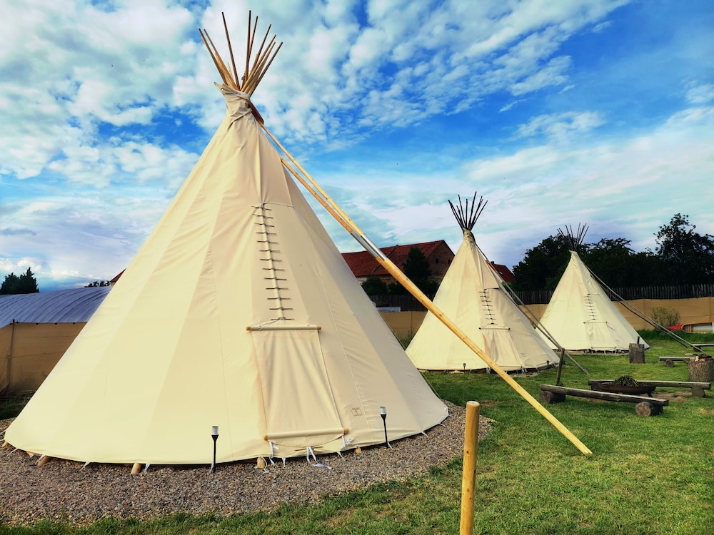 

Palermo - Roudnice nad Labem - Teepee Camp Lounky