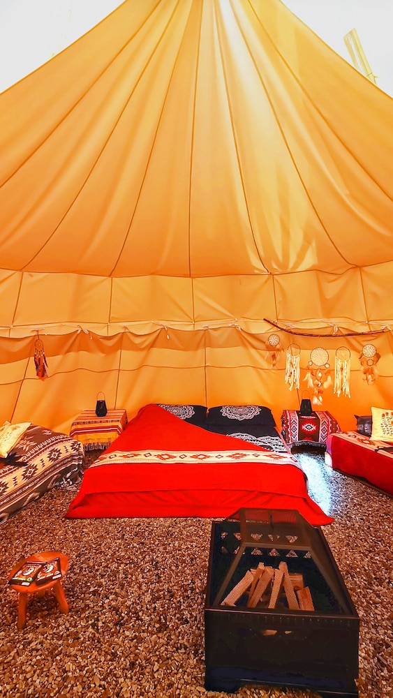 

Roma - Roudnice nad Labem - Teepee Camp Lounky