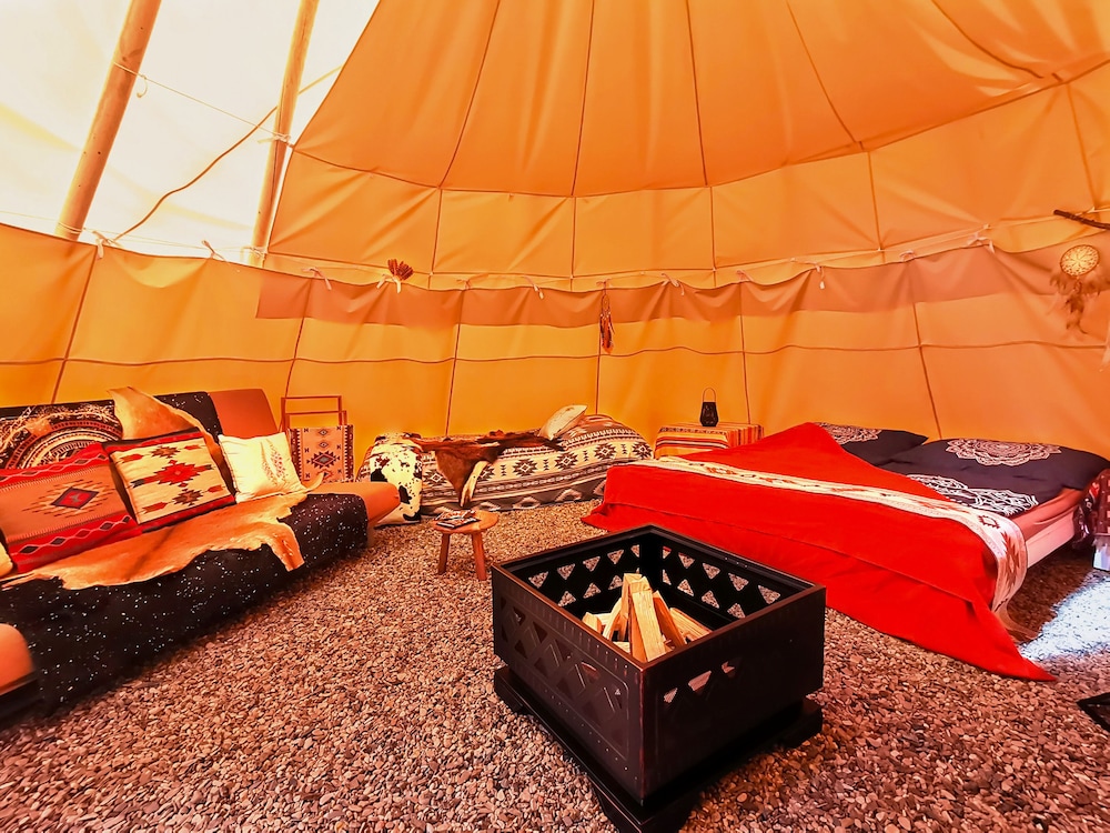 

Milano - Roudnice nad Labem - Teepee Camp Lounky