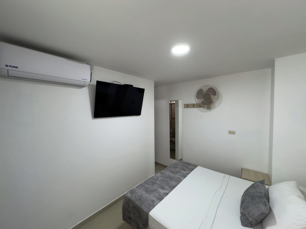 

Roma - Medellin - Hotel Alcaravan Medellín
