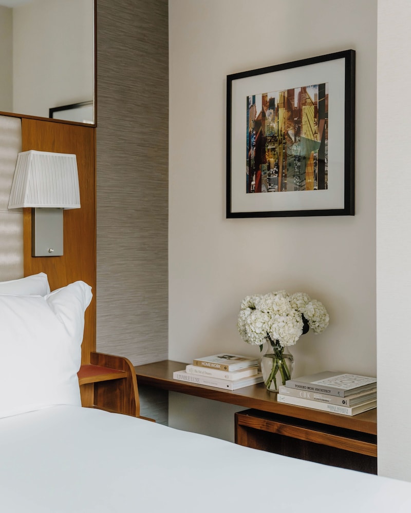 

Bari - New York - Aeroporto La Guardia - Club Quarters Hotel Grand Central, New York