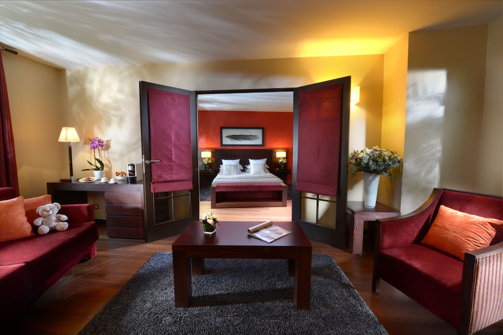 

Venezia - Paray-Vieille-Poste - Hotel de Berny
