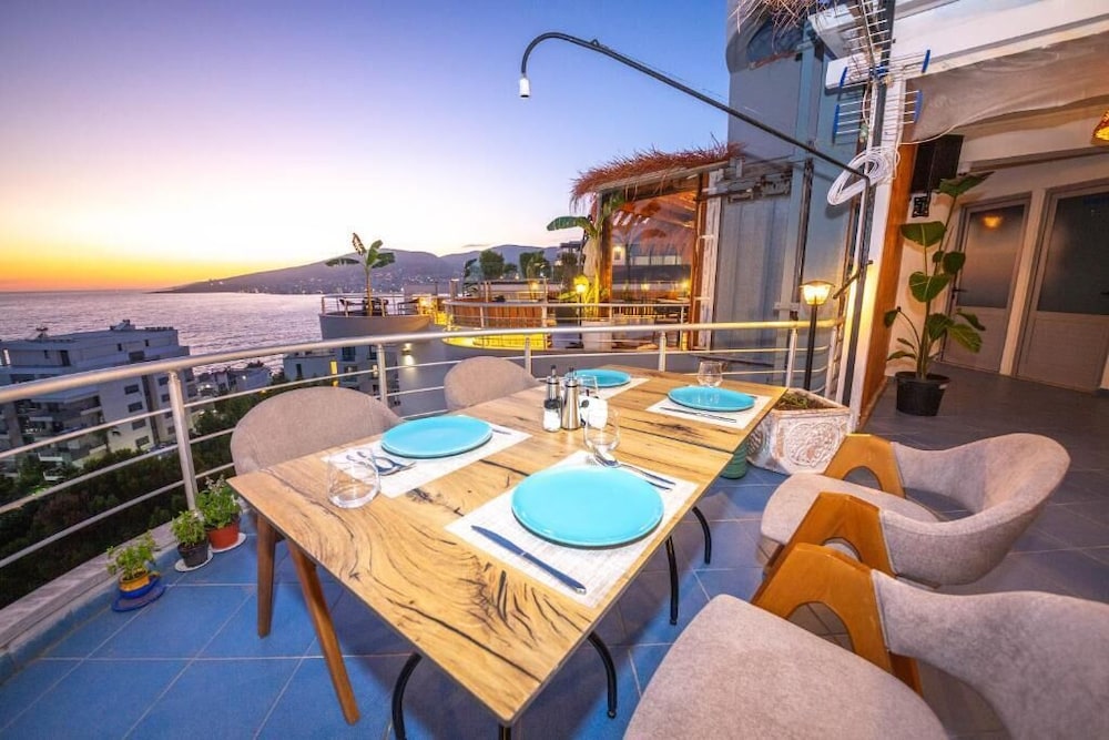 

Pisa - Sarandë - Hotel Sea Breeze