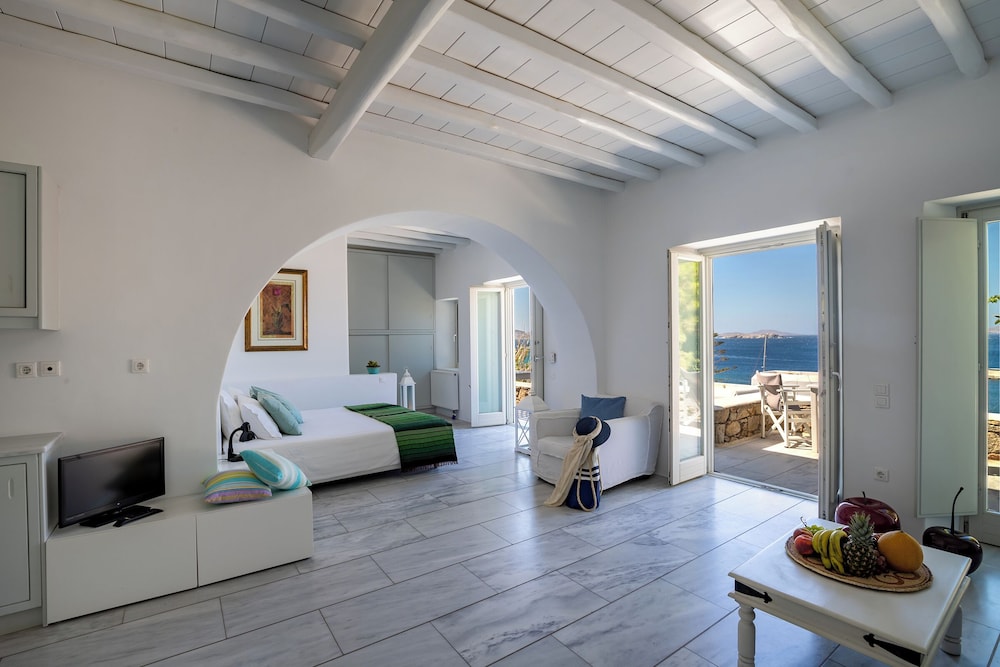 

Bari - Ano Mera - Olia Hotel