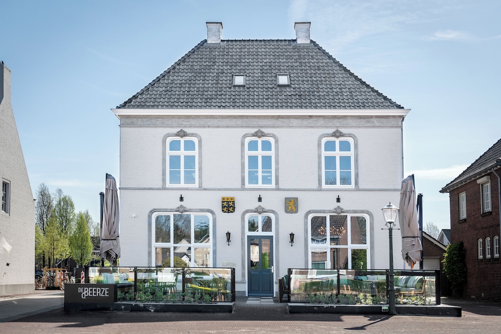 

Napoli - Hilvarenbeek - Boutique Hotel De Beerze