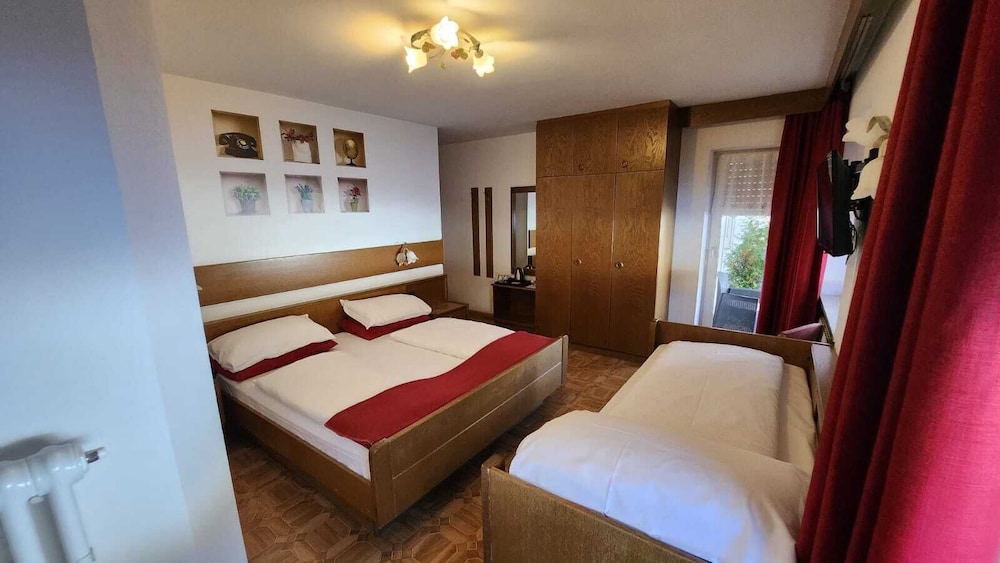 

Napoli - Canazei - Inter Hotel B&B