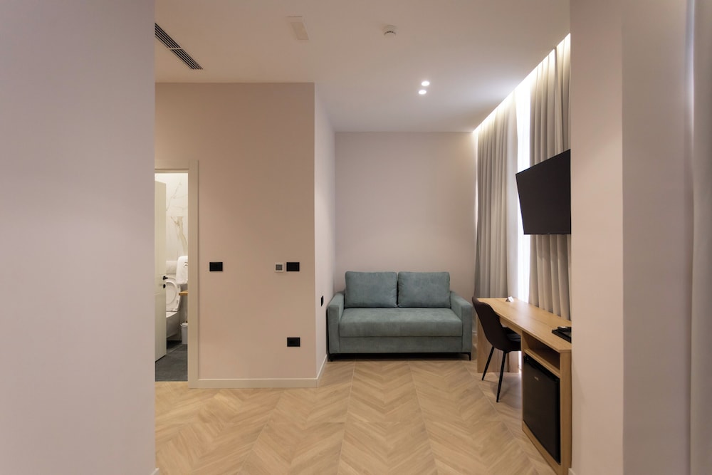 

Torino - Costa albanese - Nayel Hotel
