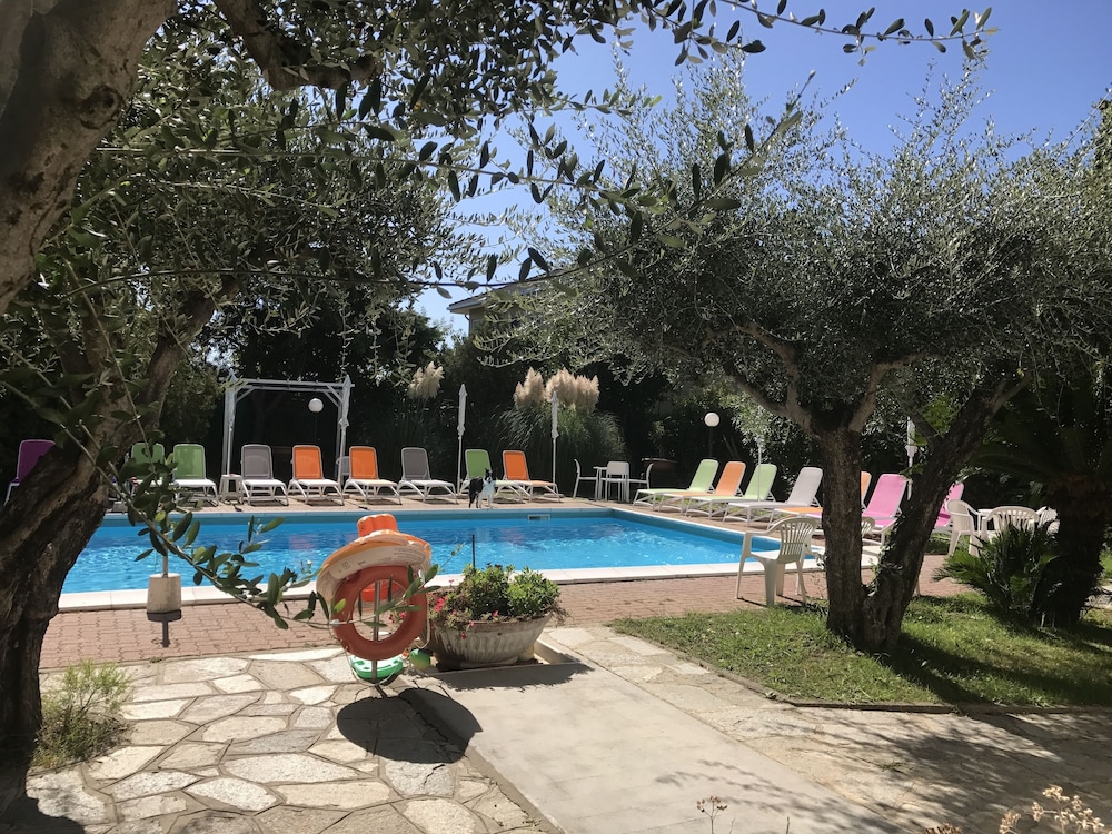 

Lamezia Terme - Ceriale - Le Villette di Villa Paola