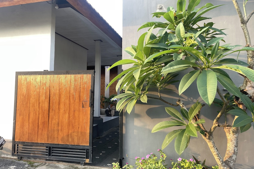 

Milano - Tanah Lot - Zee House