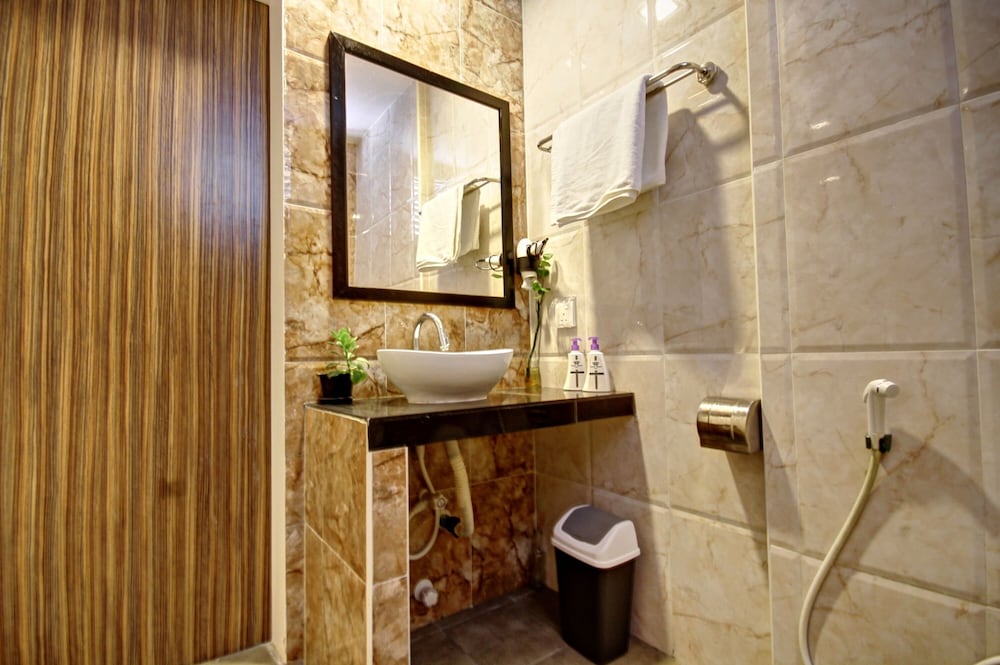 

Venezia - Dhiffushi - Crown Beach Villas Bikini Beach