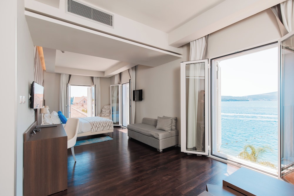 

Milano - Costa Montenegro - Hotel Palma