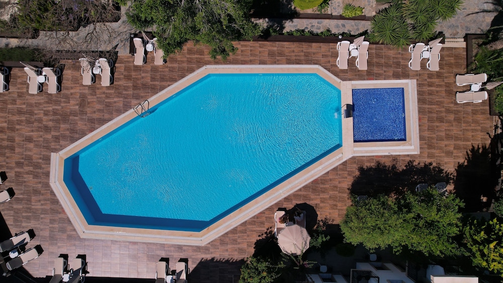 

Napoli - Bodrum - Flora Hotel