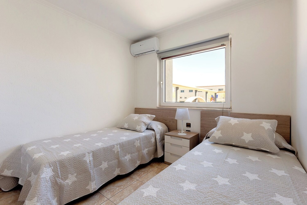 

Napoli - Roses - Apartamentos Maurici Park