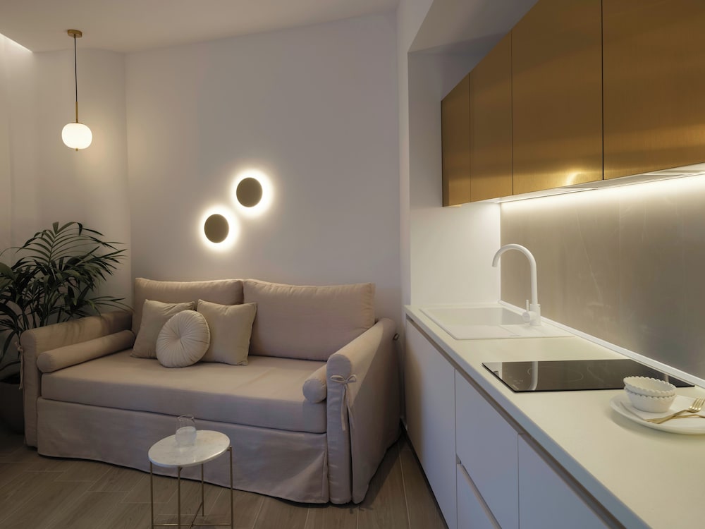

Palermo - Balíon - Golden Luxury Suites