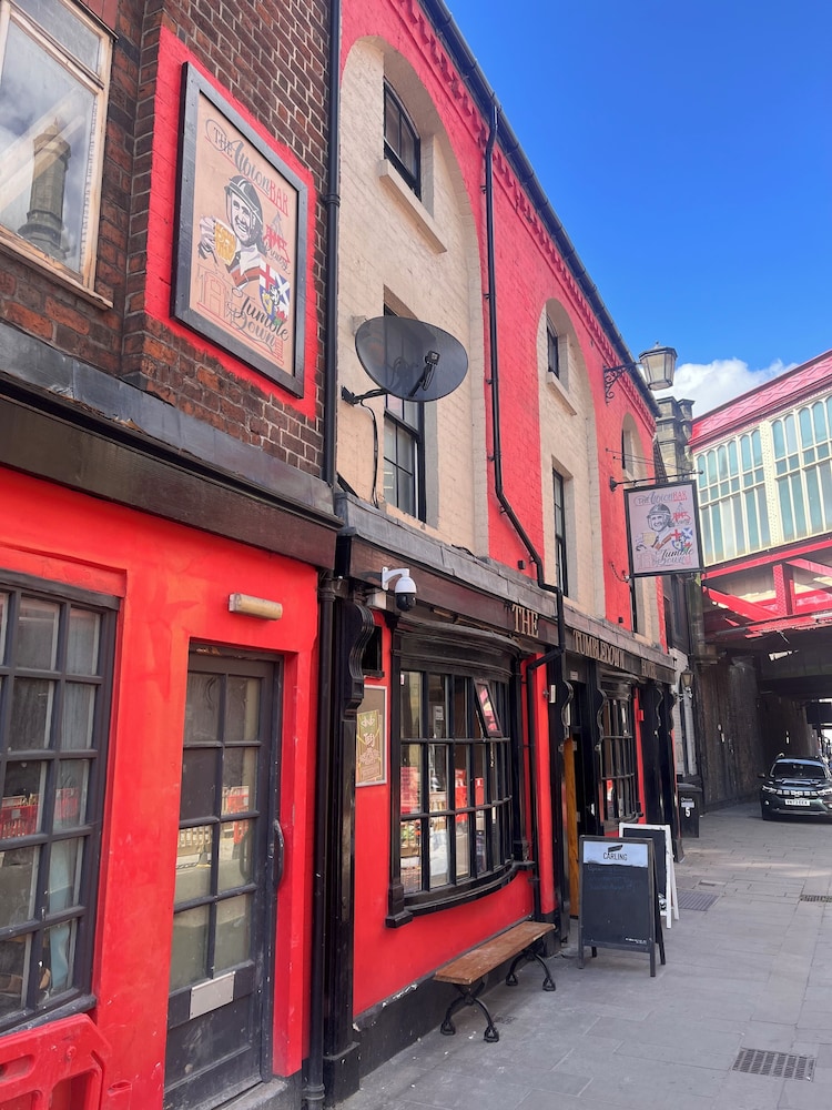 

Venezia - Shrewsbury - Tumbledown Hotel