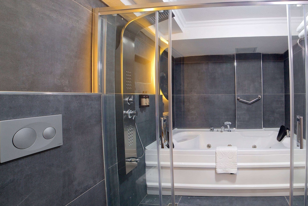 

Milano - Istanbul, New Airport - Days Inn by Wyndham Istanbul Arnavutkoy