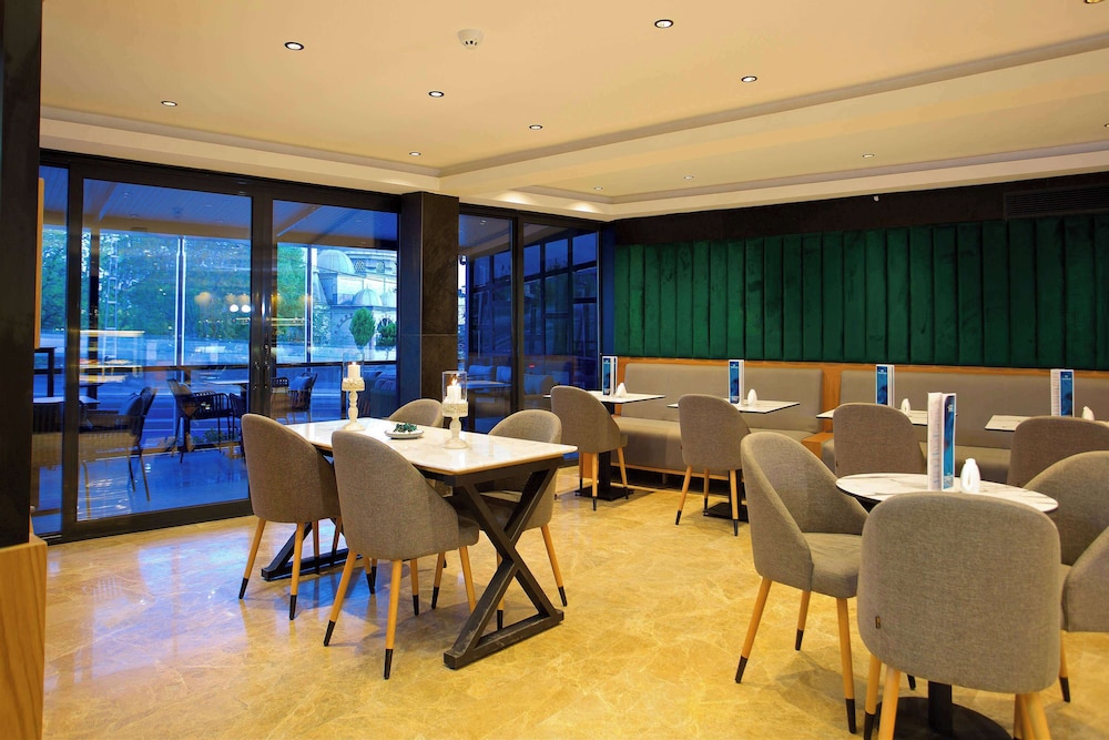 

Roma - Istanbul, New Airport - Days Inn by Wyndham Istanbul Arnavutkoy