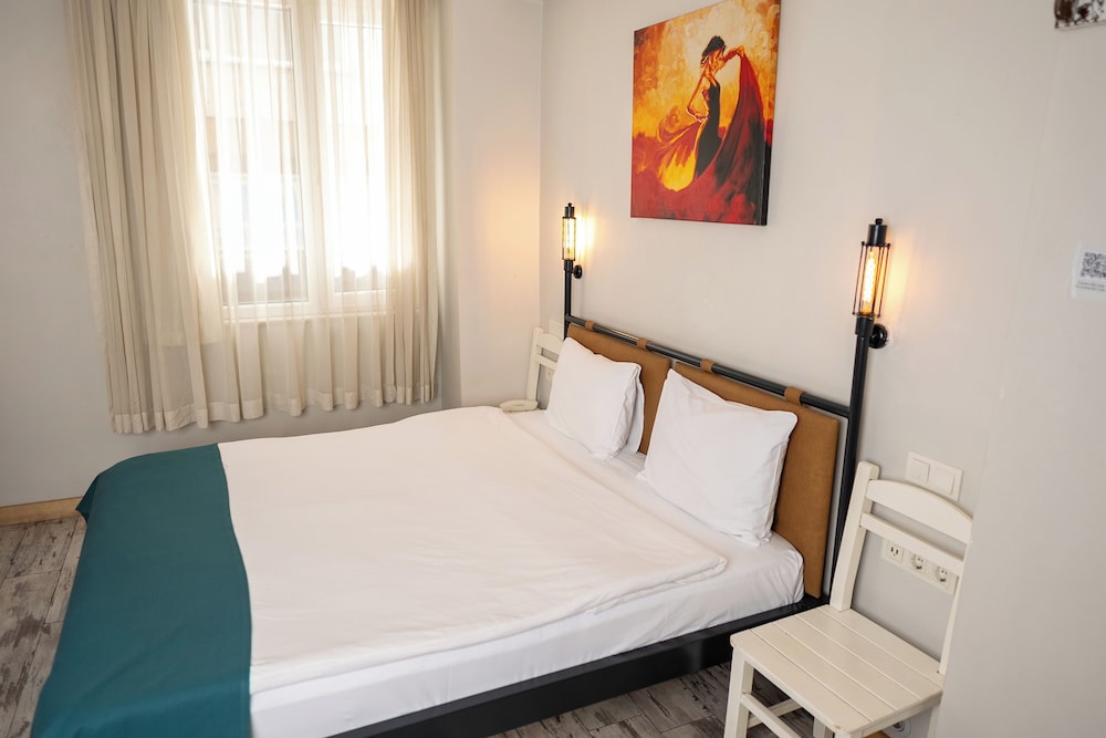 

Roma - Istanbul - Hot Budget Ortakoy