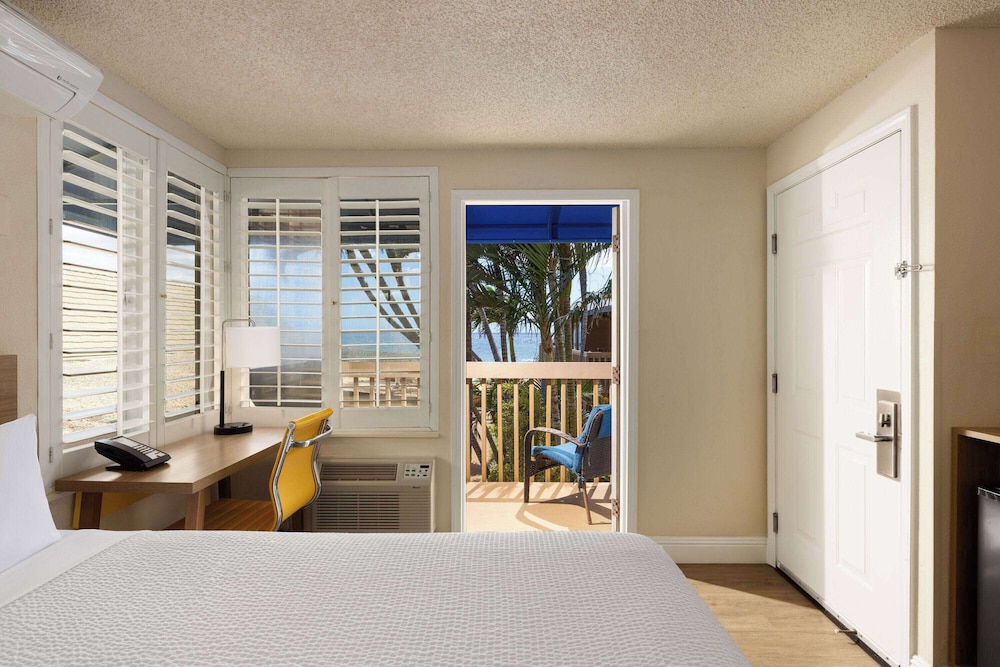 

Napoli - Wailea-Makena - Days Inn By Wyndham Maui Oceanfront