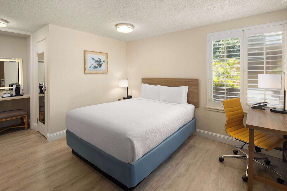 

Roma - Wailea-Makena - Days Inn By Wyndham Maui Oceanfront