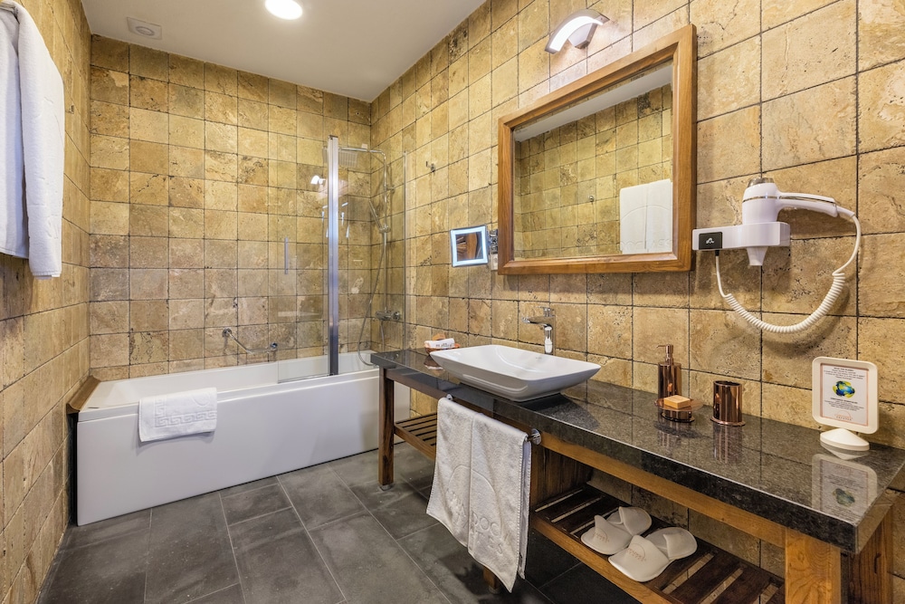 

Bari - Ayvalı - Cappadocia Estates Hotel