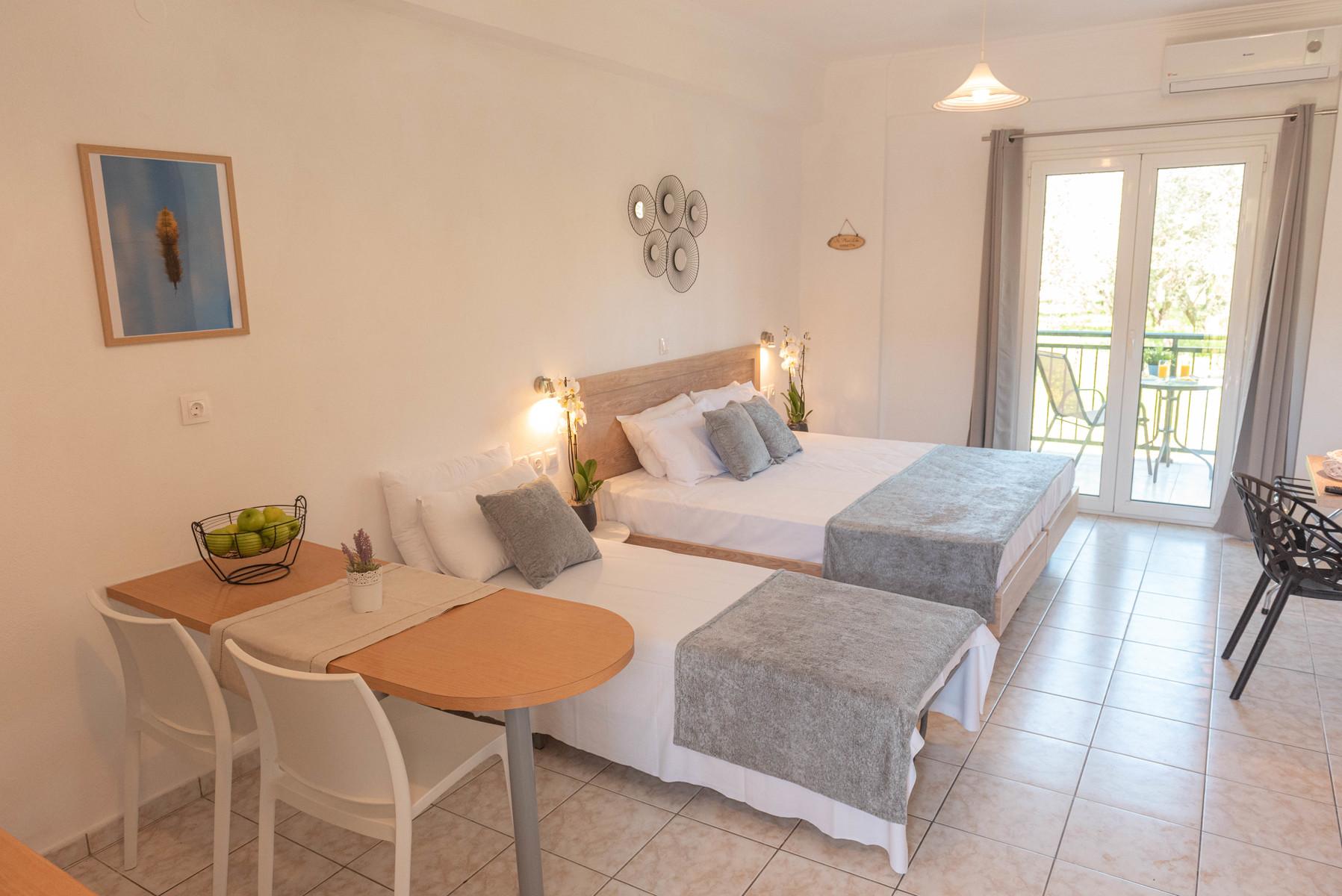 

Pisa - Kavos - Yianetta Hotel Apartments