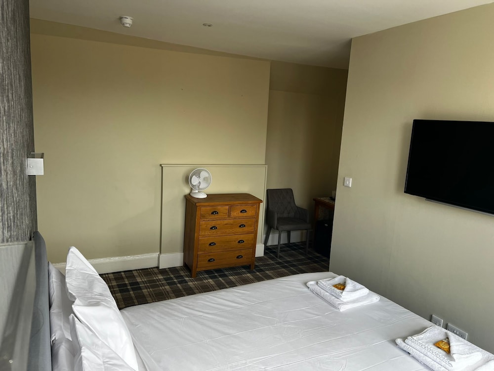 

Roma - Inverness - Crown Hotel & Bar