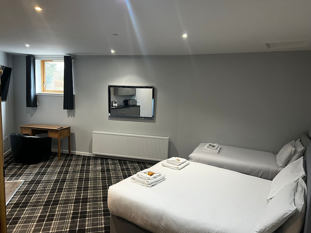 

Roma - Inverness - Crown Court Hotel & Bar.