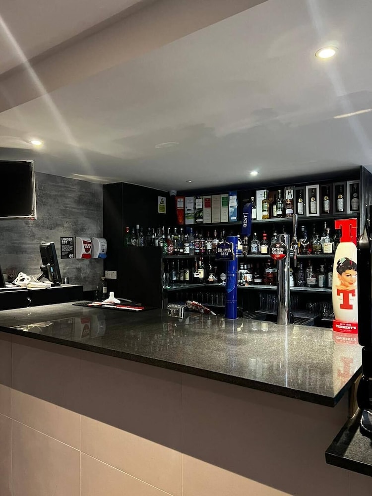 

Milano - Inverness - Crown Court Hotel & Bar.