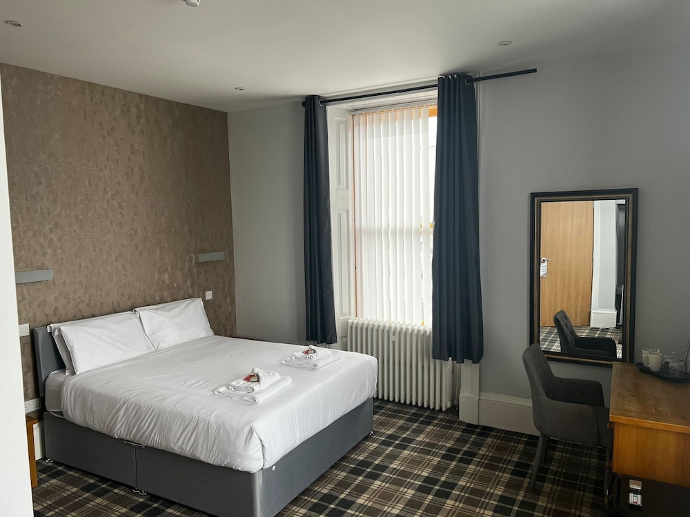 

Torino - Inverness - Crown Court Hotel & Bar.