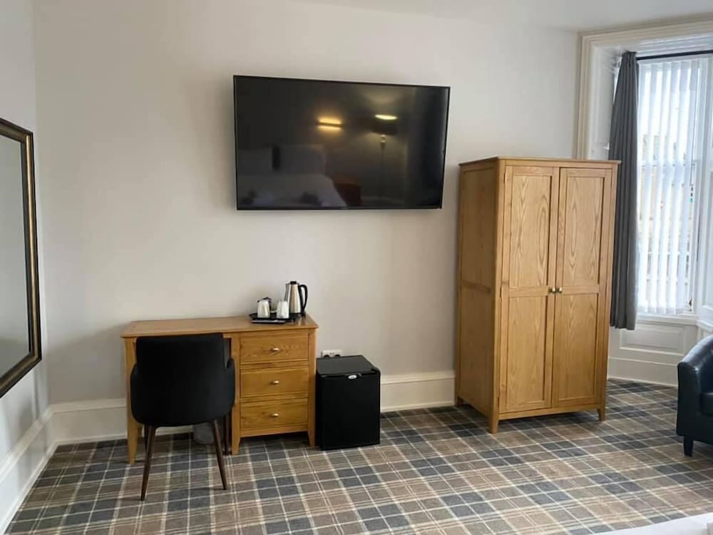 

Milano - Inverness - Crown Court Hotel & Bar.