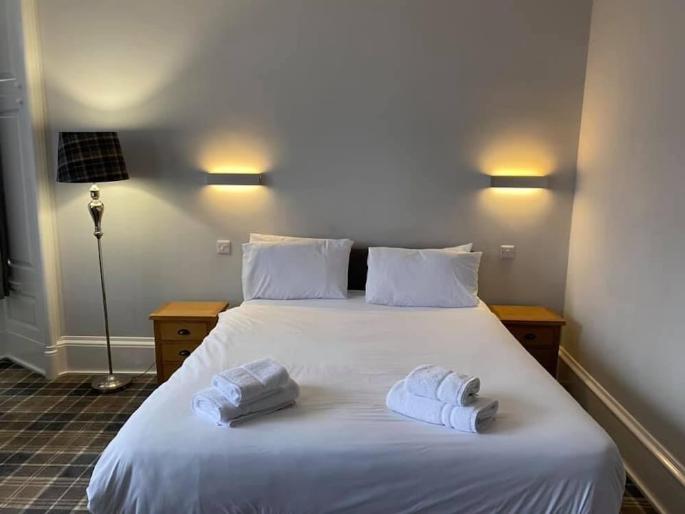 

Milano - Inverness - Crown Court Hotel & Bar.