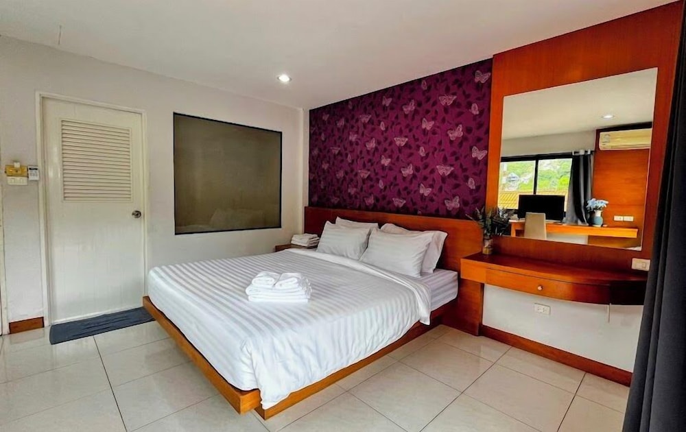 

Roma - Nai Harn Beach - Coco Mountain View Guest House Hotel