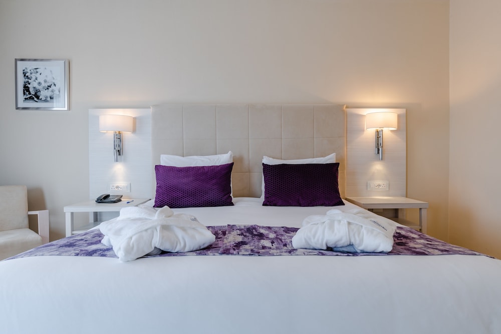 

Bari - Mellieha - Maritim Antonine Hotel & Spa