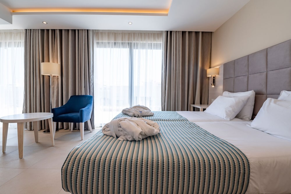 

Napoli - Mġarr - Maritim Antonine Hotel & Spa