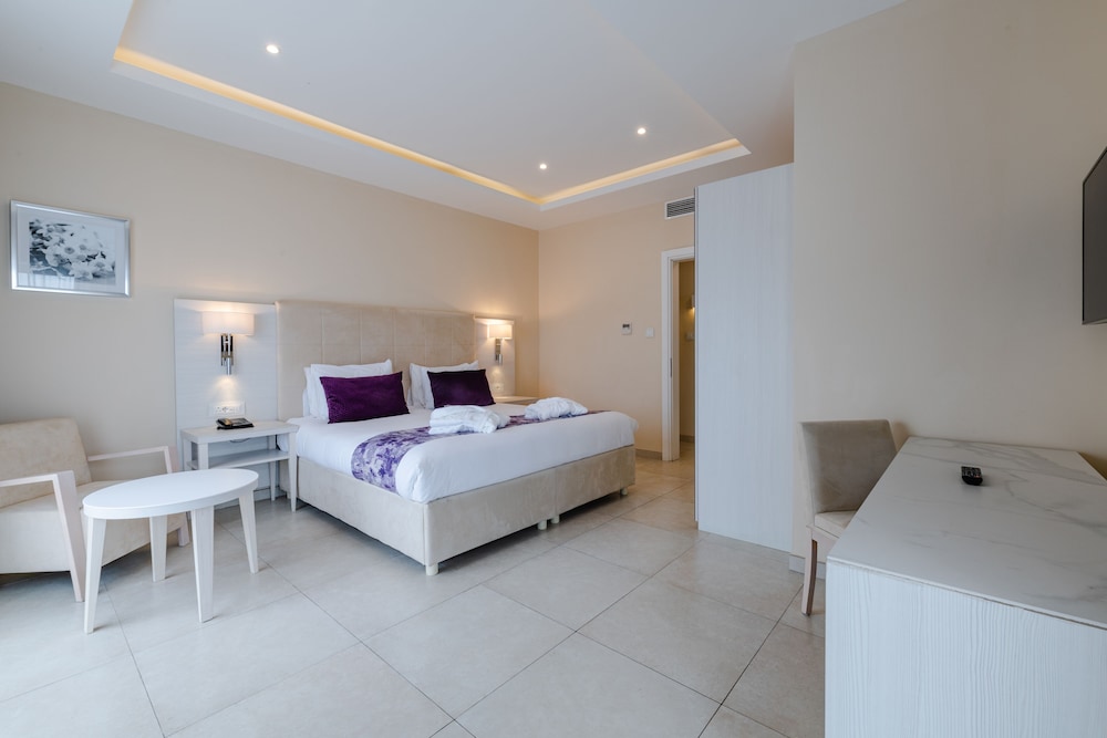 

Napoli - Mellieha - Maritim Antonine Hotel & Spa