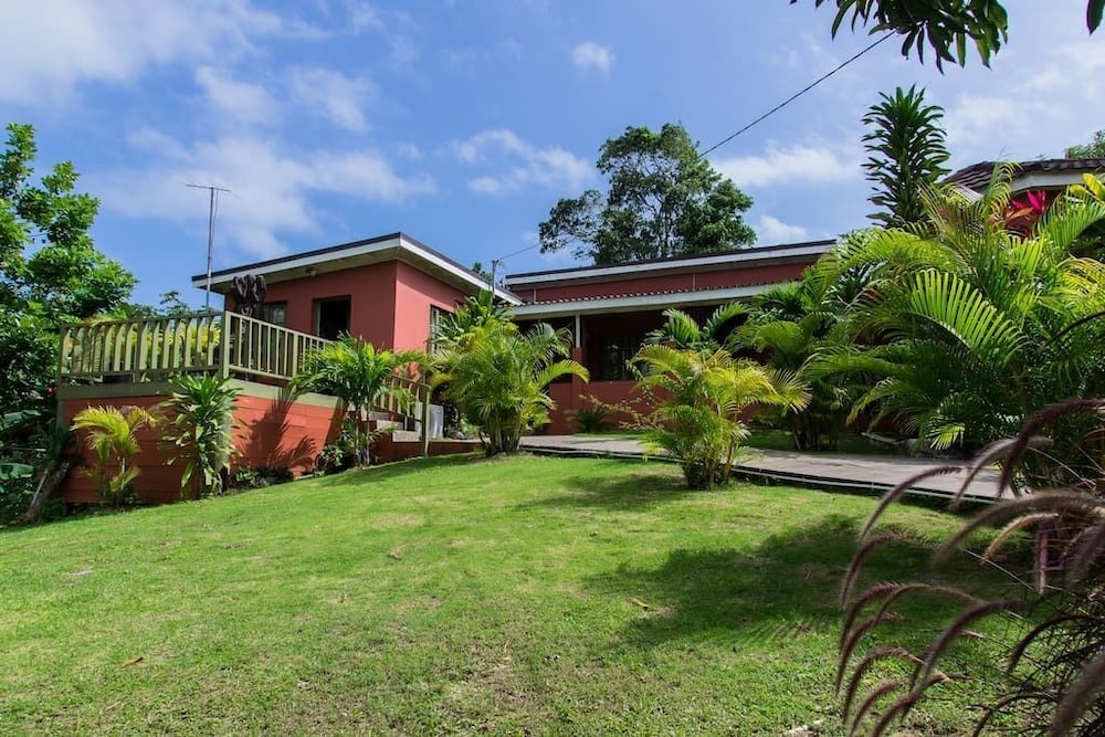 

Bologna - Port Antonio - The Grand Sinopia Inn Portland