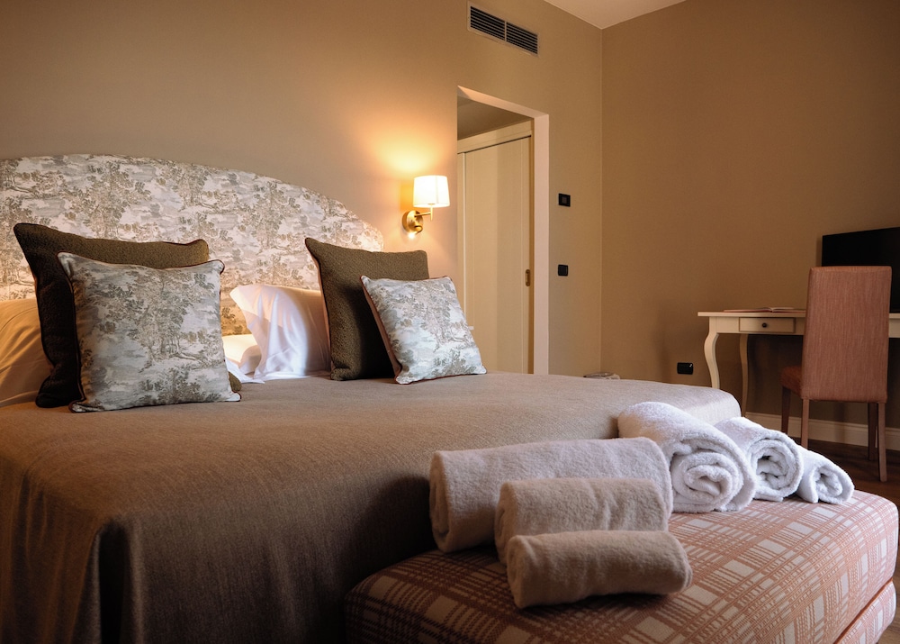 

Bari - San Gimignano - Cappuccina Country Resort