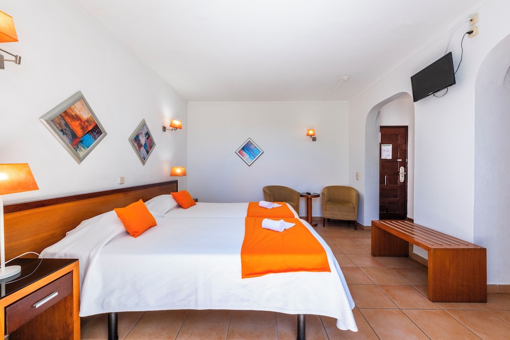 

Bari - Quarteira - Hotel Pinhal do Sol