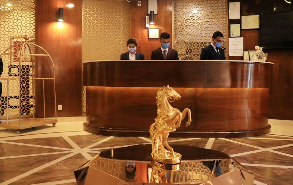 

Milano - Lahore - Hilton Suites