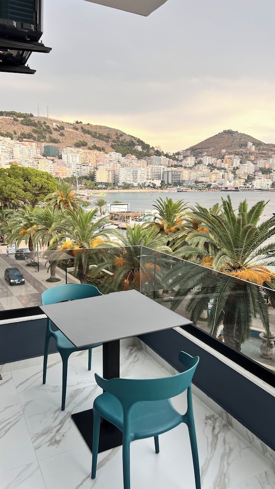 

Napoli - Sarandë - Lezet Hotel