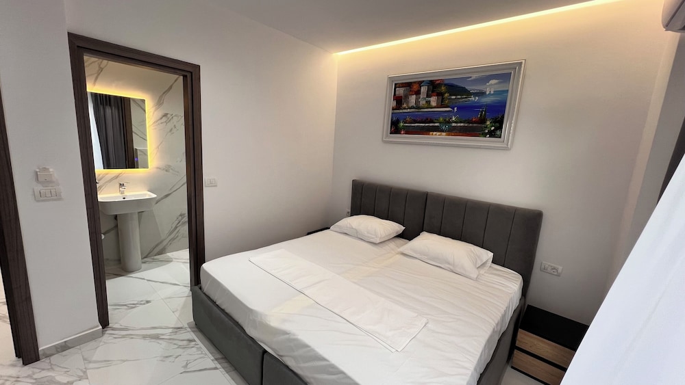 

Milano - Sarandë
